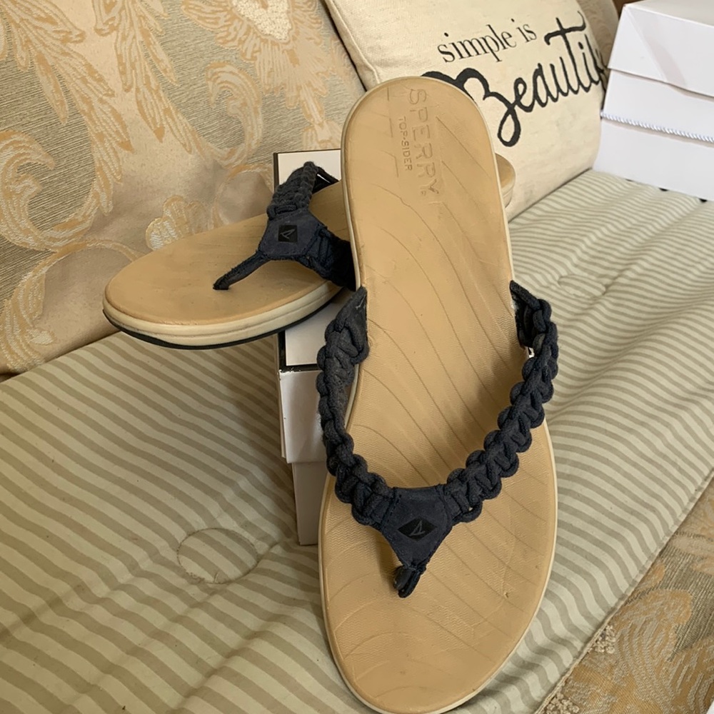 Almost new Sperry Top -Sider Flip Flops, Navy & Cream size 9.5